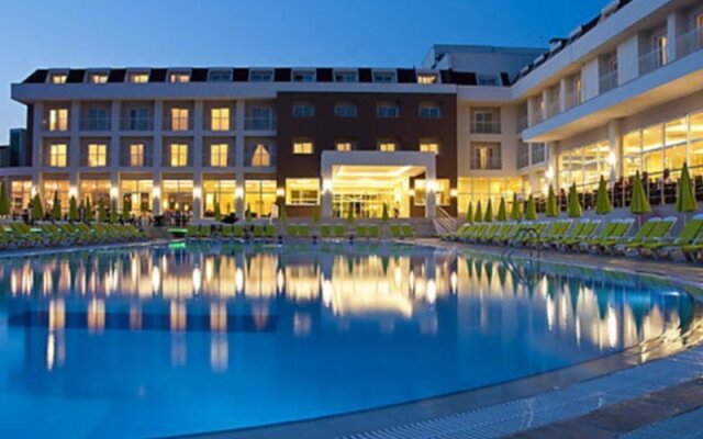 Mg White Lilyum Hotel