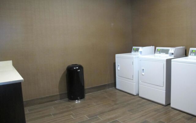 Best Western Plus Kindersley Hotel