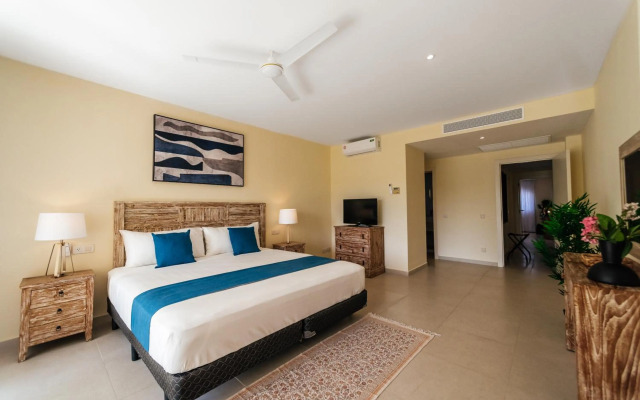 New Apartment Sueno pool area private Beach guard