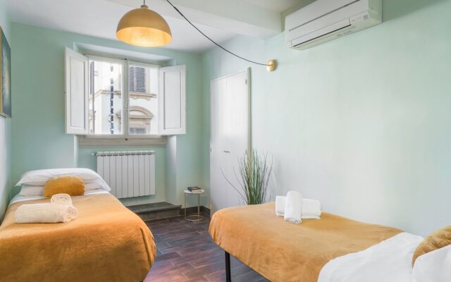 Elegant 3-Bedroom Apartment in the Historic Center