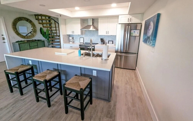 The Intercoastal #205 - Beachy Chic