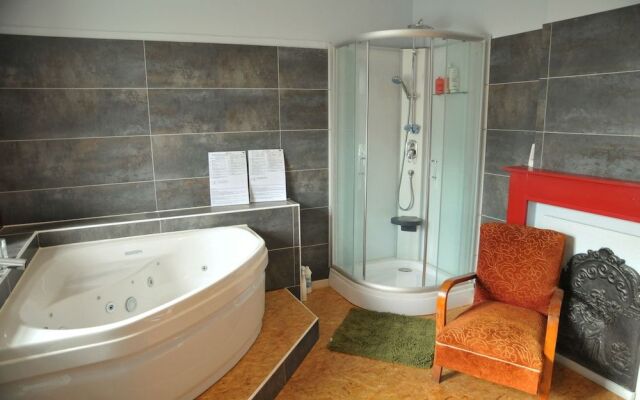 Stone Lodge