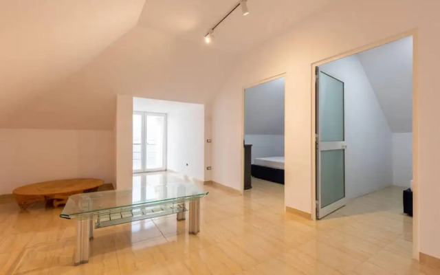 The Lake House 2 in Shkod r