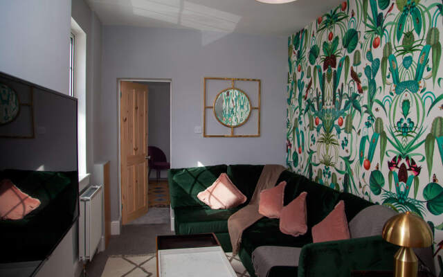 The Old Post Office - Bright & Modern 4bdr Townhouse With Private Garden