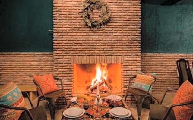 Hotel Tela & Mareli Winery
