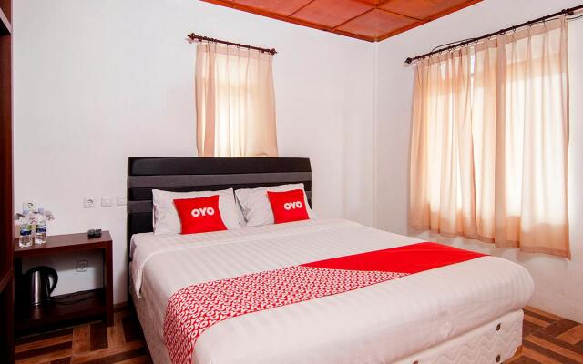 OYO 1812 Dg Inn