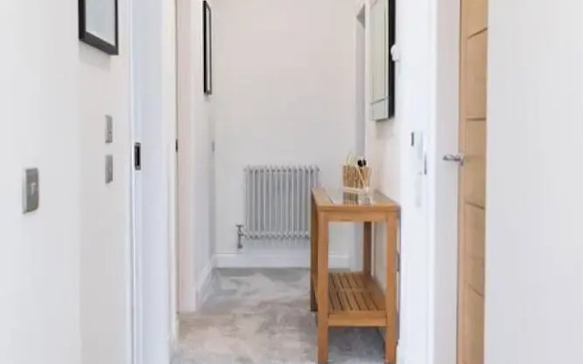 Panmure Apartment - A Glamorous Renovation