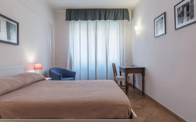 San Lorenzo Roomy Apartment