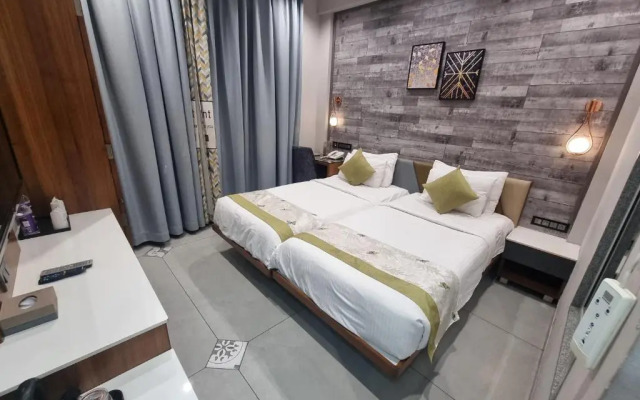 RG Exclusive Hotel-Akola