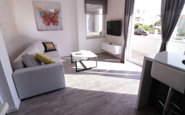 Apartments & Rooms Danivan Pool Villas