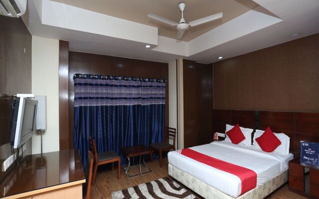 OYO 24855 Ambassador Hotel