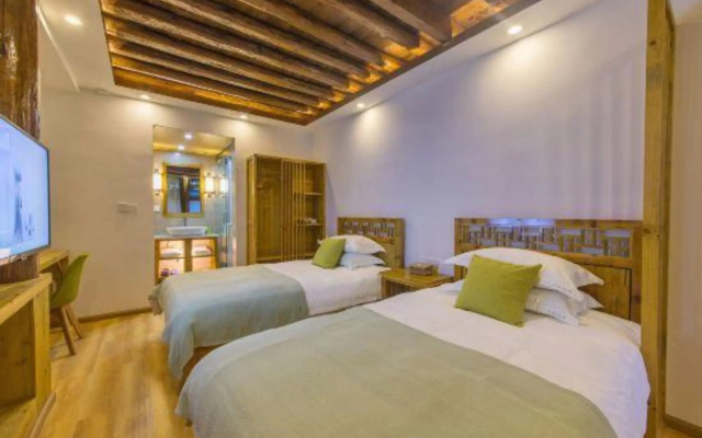 Lijiang Village House