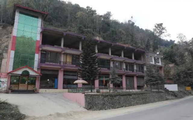 Oyo 24737 Shaivy Homestay And Saini Bhojnalay