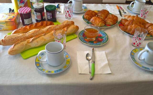 Chez Naomi