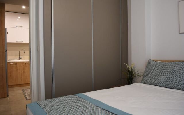 Heliconia Deluxe Apt Must