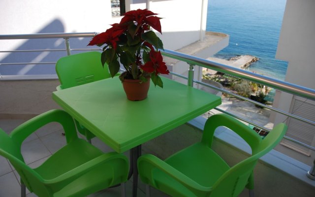 Kleri Beach Apartments