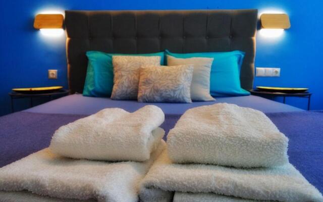 Royal Blue Grand Suite No 3