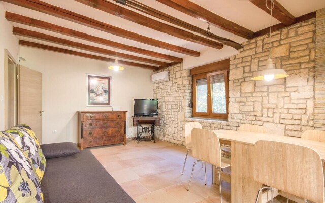 Stunning Home in Premantura With Wifi and 3 Bedrooms