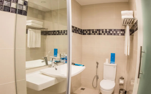 Fairway Colombo - Sri Lanka's First Hotel With Robot Technology