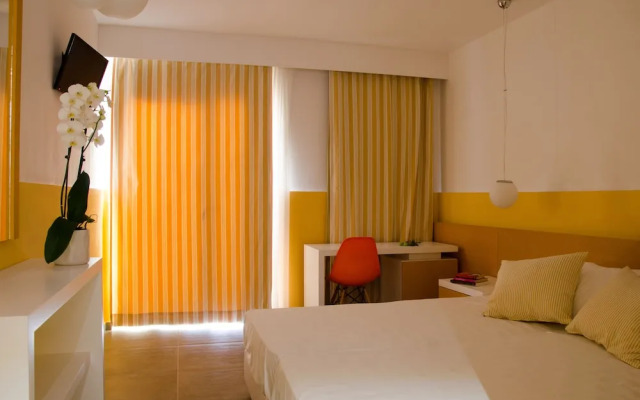Zeus Hotels Palm Beach