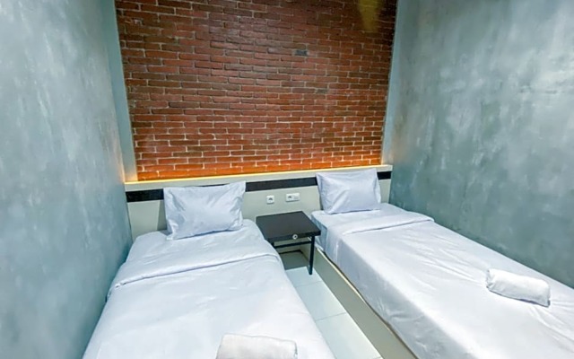 RedDoorz Syariah @ Mitra Guest House.