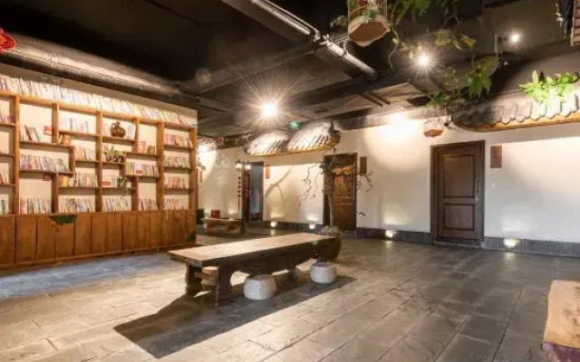 Yicheng Hotel (Langzhong Ancient City Zhuangyuan Branch)