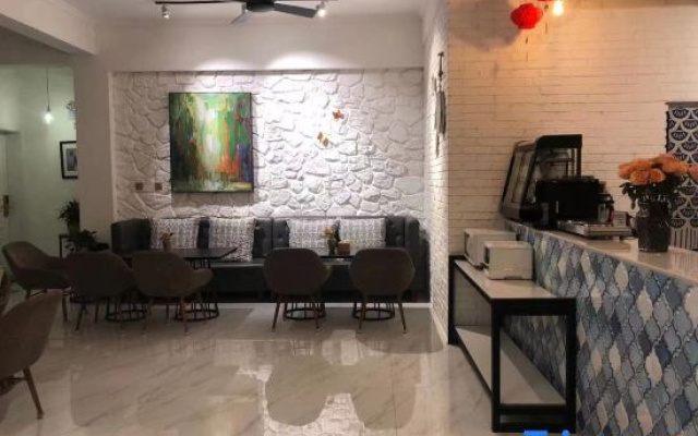 Huahaishe Lake View Inn