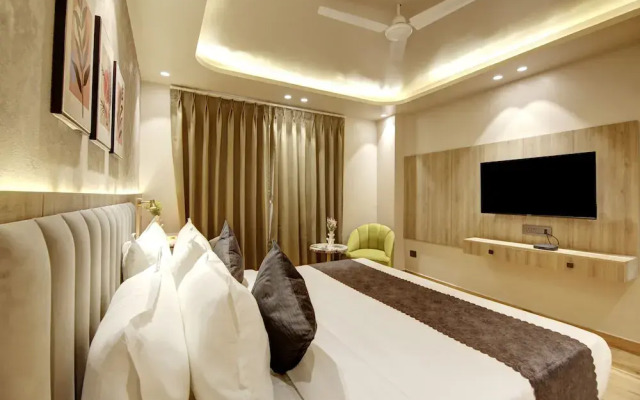 Saltstayz Premier - Near Golf Course Road & Sector 57