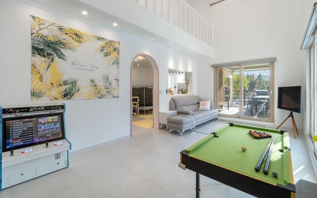 Gapyeong Jinikidsdogchaepoolvilla