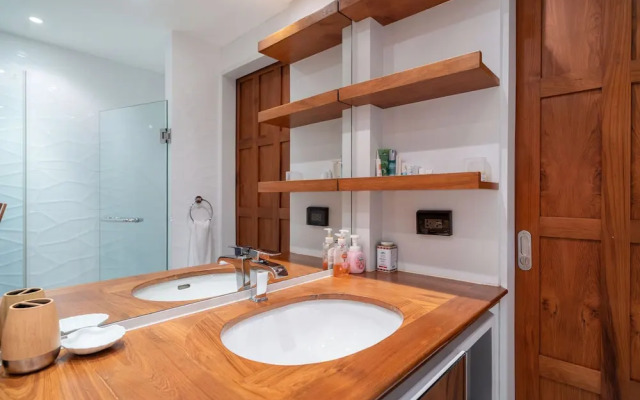 Laguna 2BR Apartment 2223 in Allamanda 2