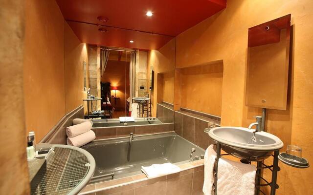 Cour des Loges Lyon, A Radisson Collection Hotel