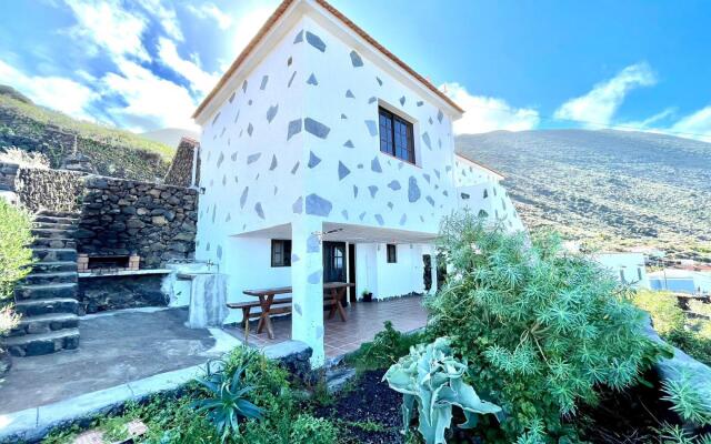 Casa rural con BBQ, Wifi y inolvidable vista a océano, El Hierro