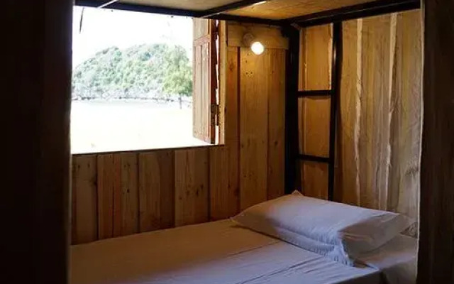 Cat Ba Emerald Beach