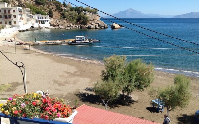 Alkistis Cozy By The Beach Apt In Ikaria Island, Therma 1st Floor