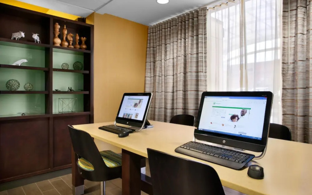 Aviator Hotel Suites, BW Signature Collection