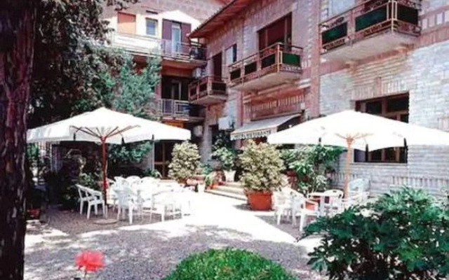 Easy Siena Hotel