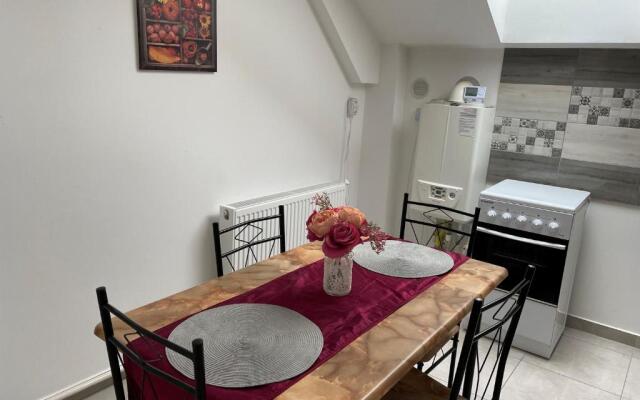 Apartament cu 2 camere, spatios si confortabil.