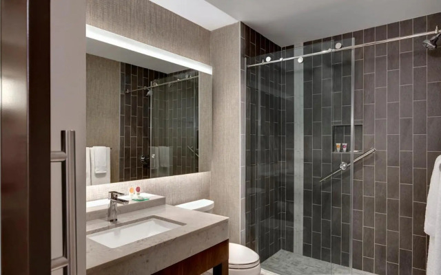 Hyatt Place Las Vegas at Silverton Village