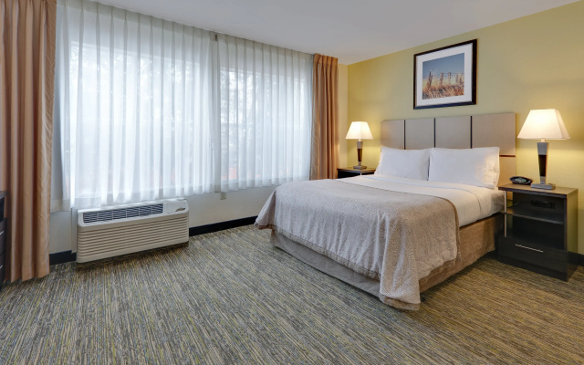 Candlewood Suites Market Center by IHG