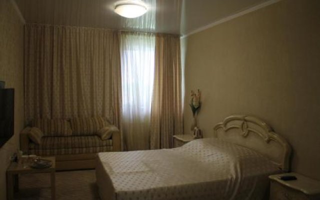 On Avtozovodsky Prospekt Mini-Hotel