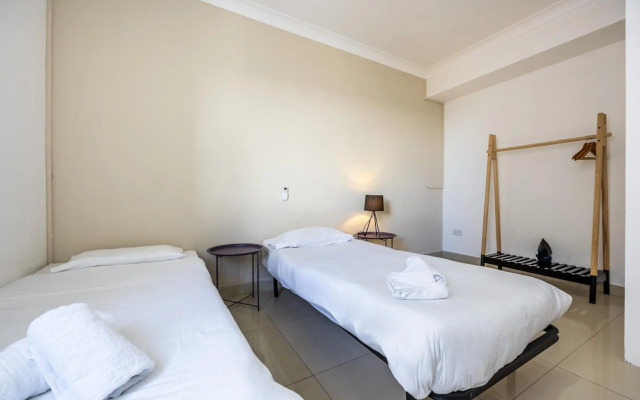 Hard to come by - modern & huge house in Sliema