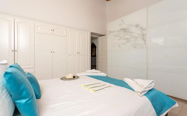 Villa Stone House in Neo Chorio