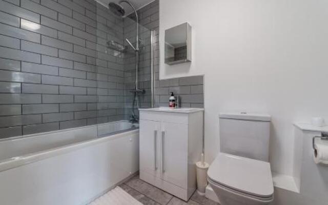 Glastonbury Town Apartment