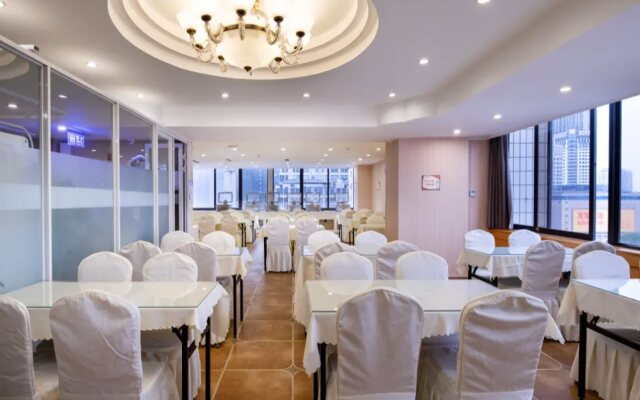 Vienna Hotel Chengdu Chunxi Road Tianfu Plaza Subway Station