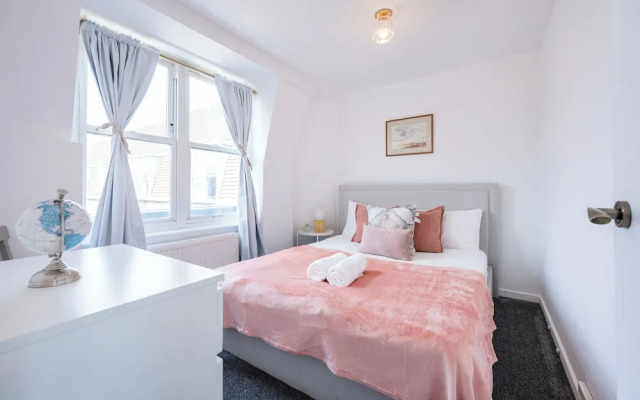 Spacious London stay -3 Bedroom property