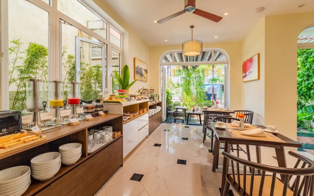 Hoi An Merrily De Art Hotel