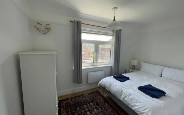 Inviting 5-bed House in Eastbourne