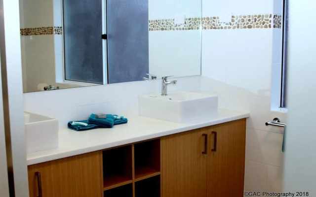 Mollymook Cove Apartments