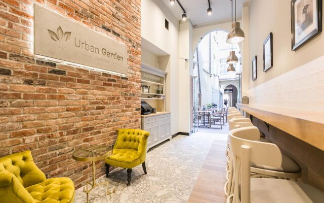 Venetian House Market Square Aparthotel