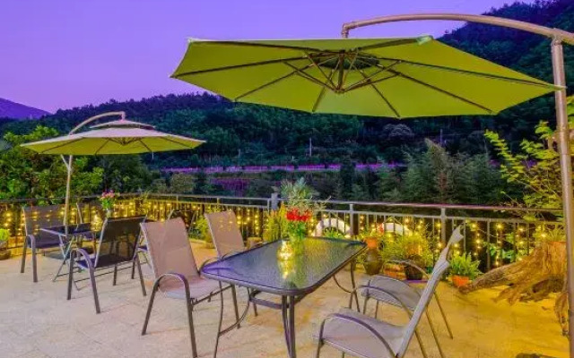 Linxi Xiaozhu Hostel